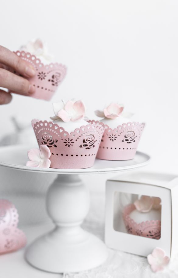 Cupcake w owijce i eleganckim pudełku 