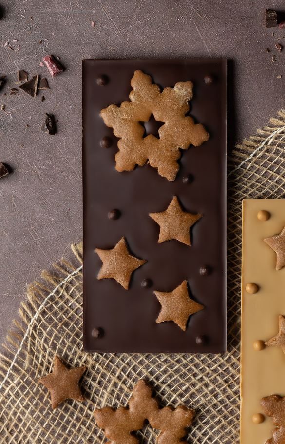 Czekolada ciemna z piernikową śnieżynką i gwiazdkami 